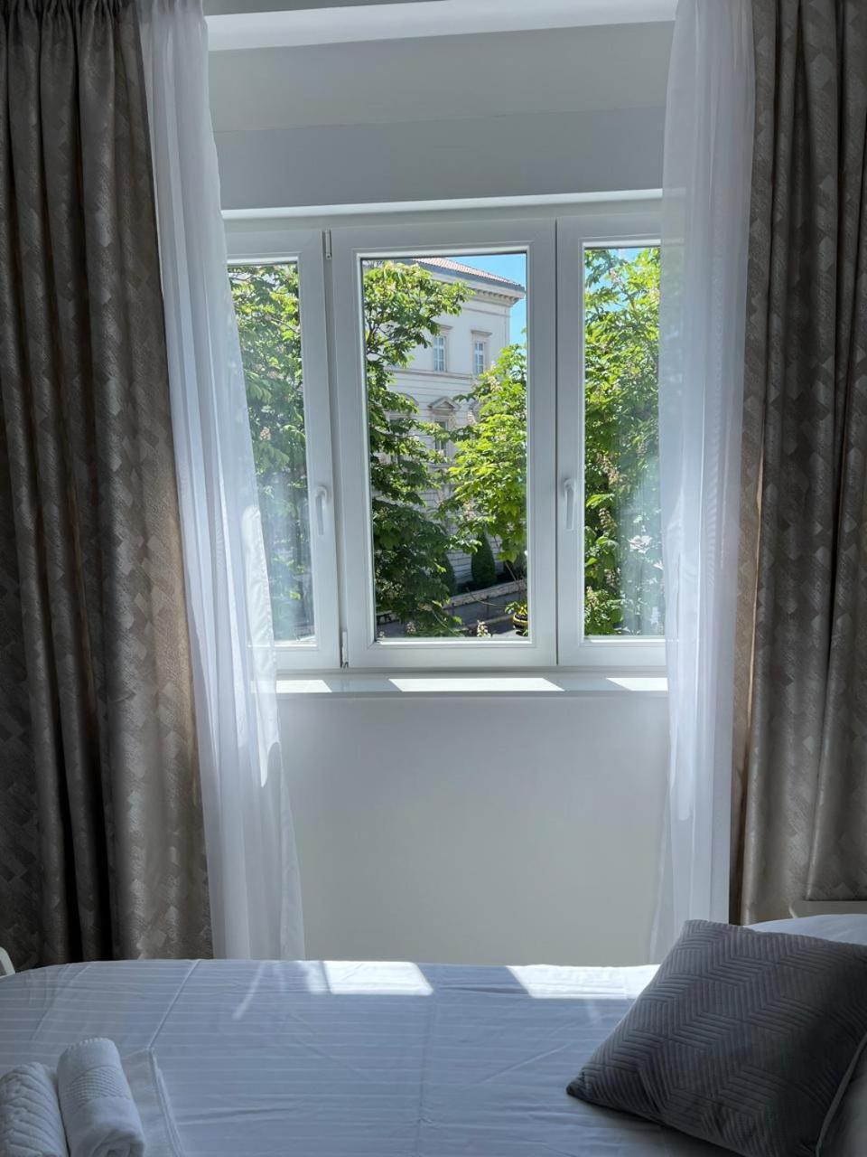 A-More Accommodation Spalato Esterno foto