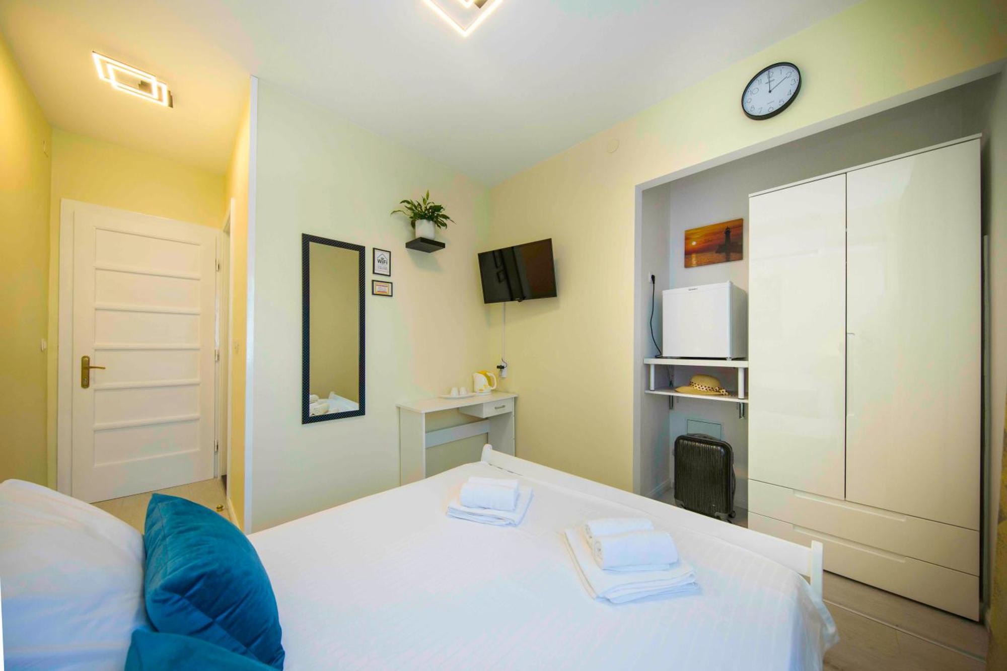 A-More Accommodation Spalato Esterno foto