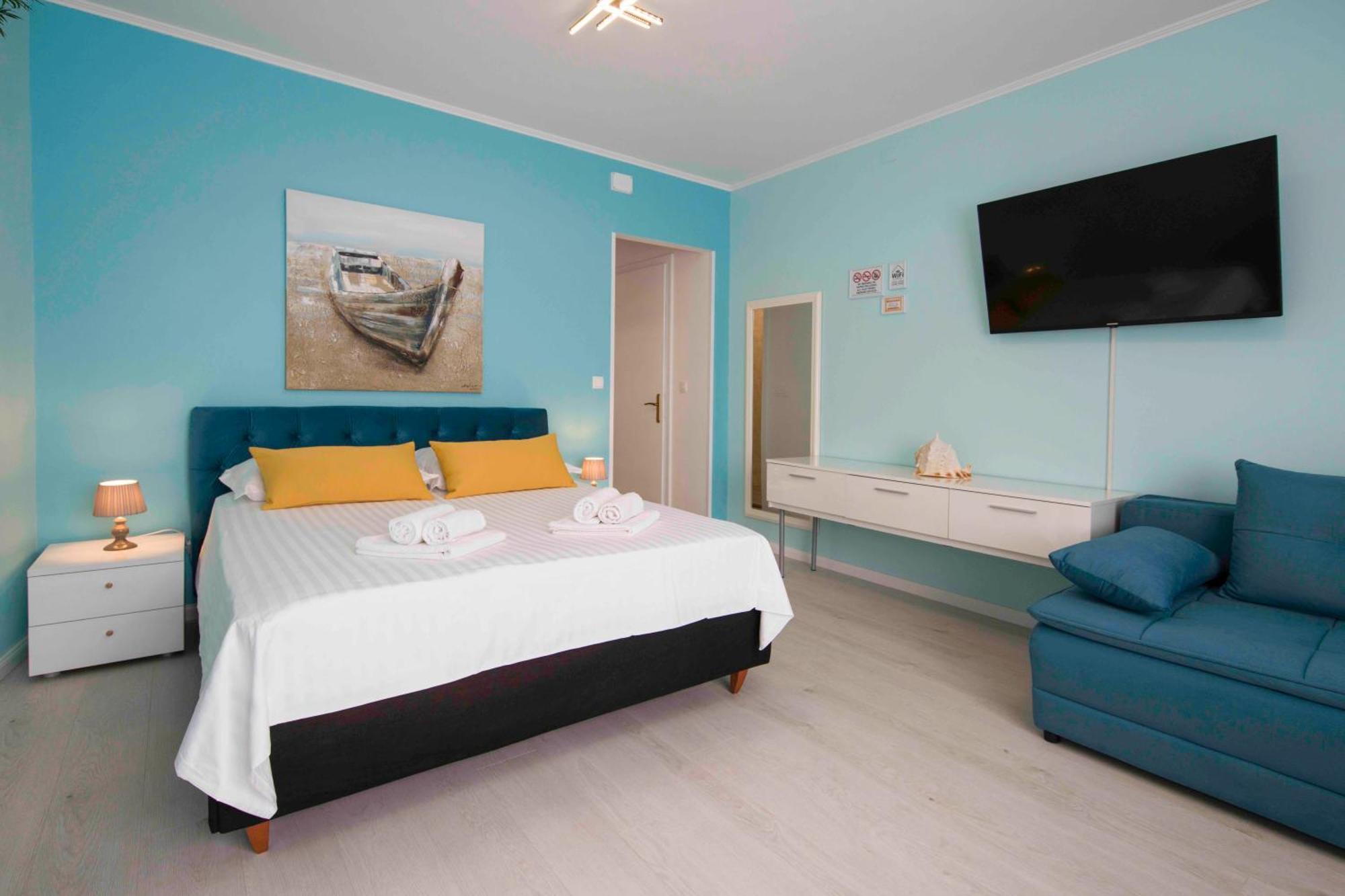 A-More Accommodation Spalato Esterno foto