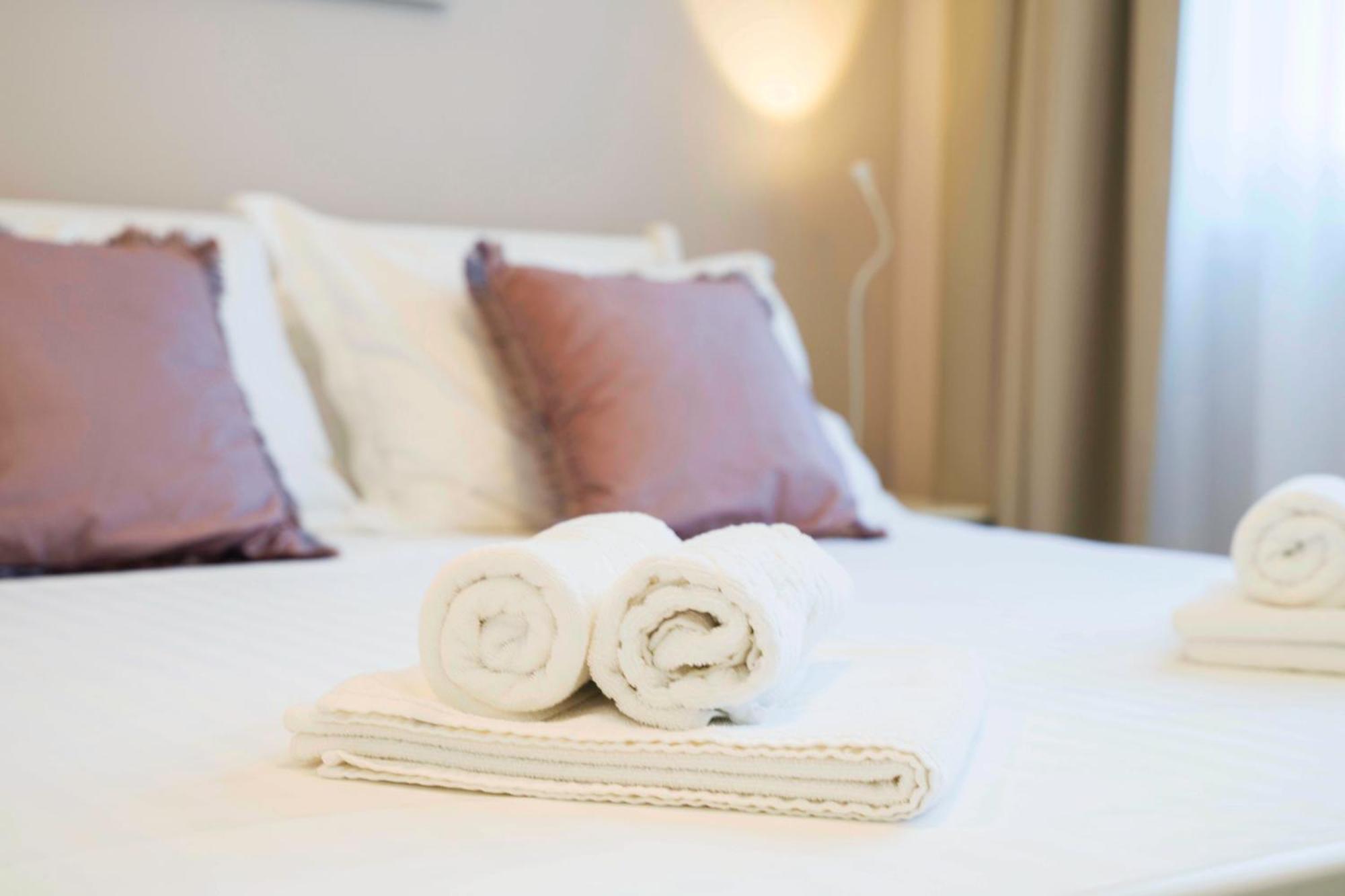A-More Accommodation Spalato Esterno foto