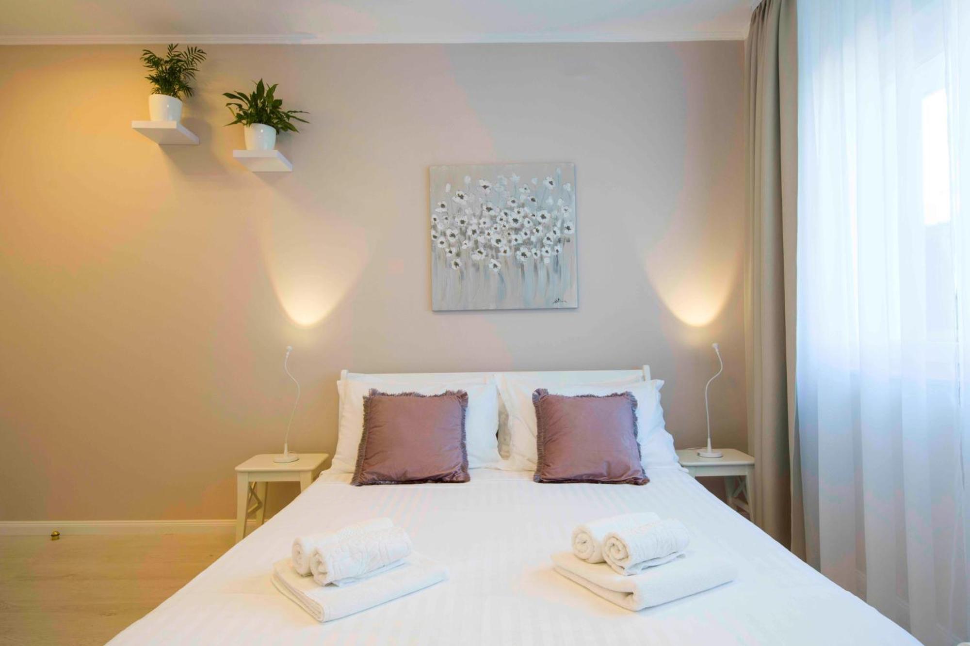 A-More Accommodation Spalato Esterno foto