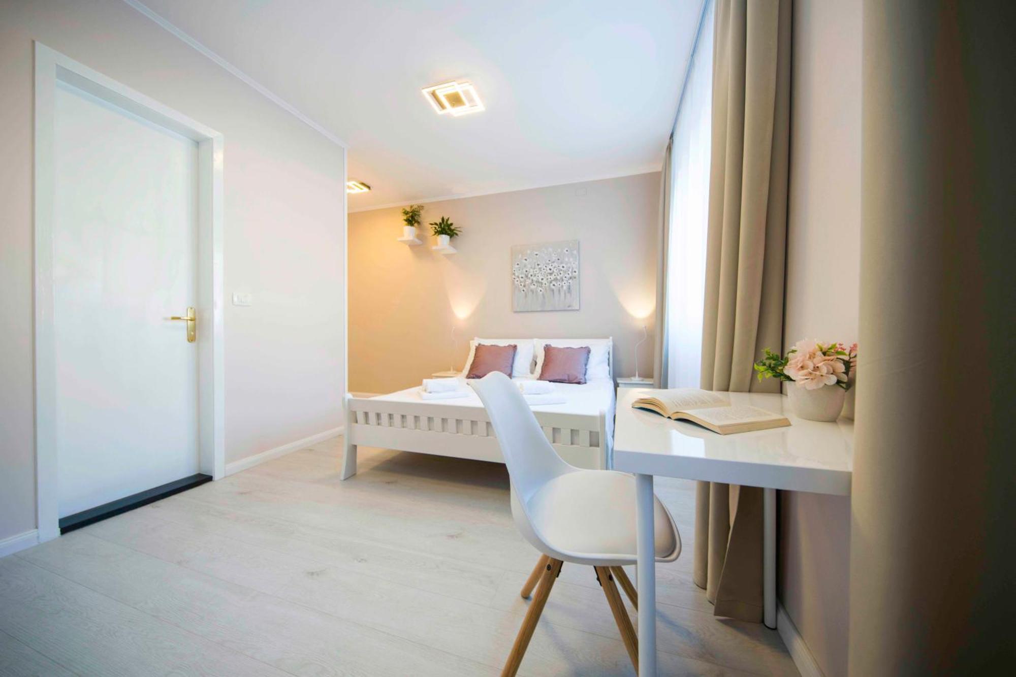 A-More Accommodation Spalato Esterno foto