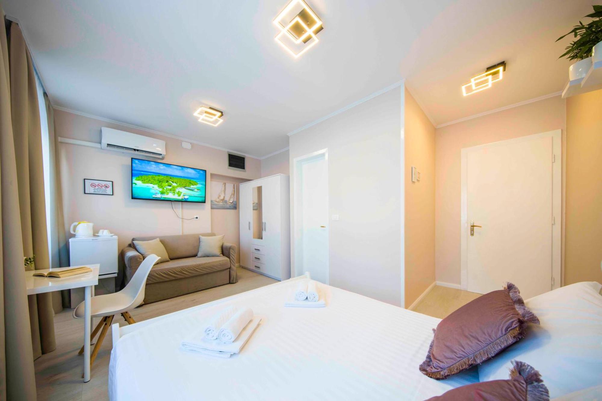A-More Accommodation Spalato Esterno foto