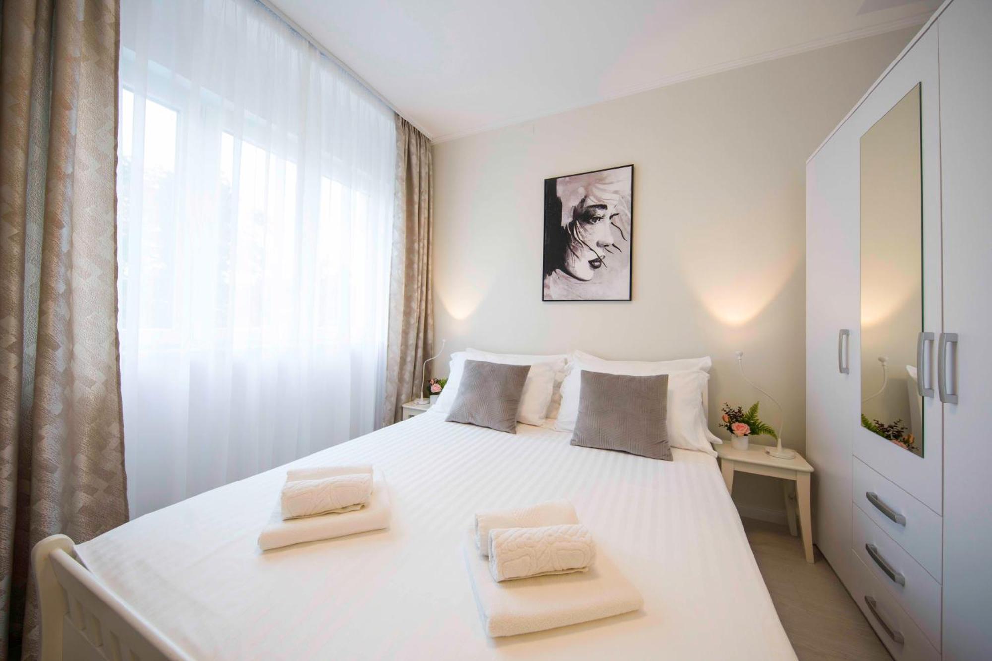 A-More Accommodation Spalato Esterno foto