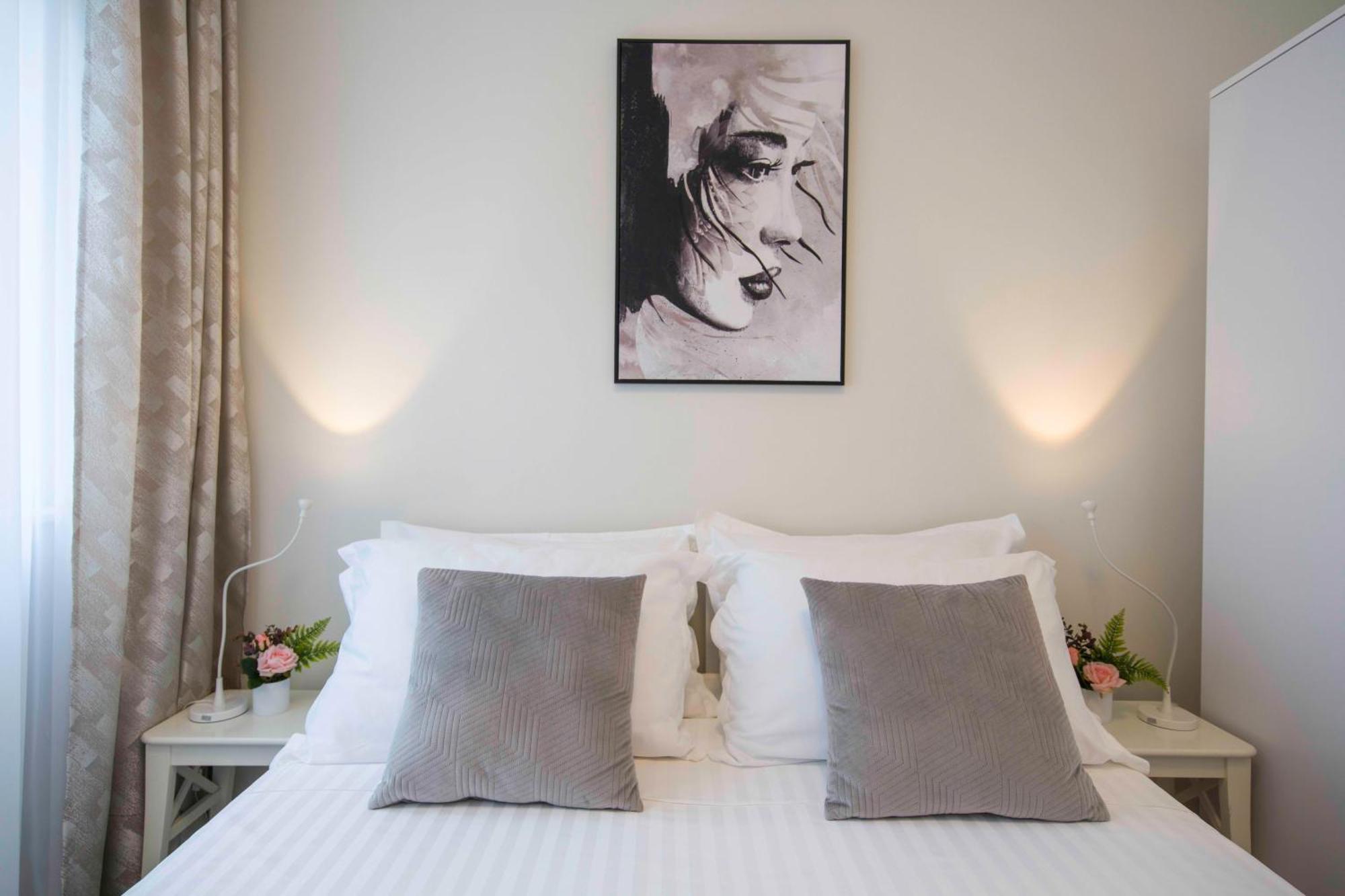 A-More Accommodation Spalato Esterno foto