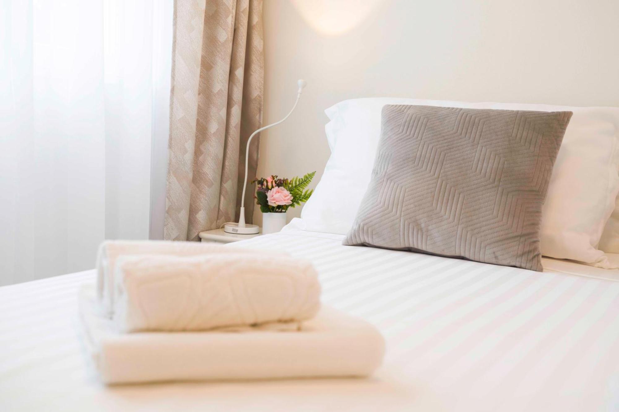 A-More Accommodation Spalato Esterno foto