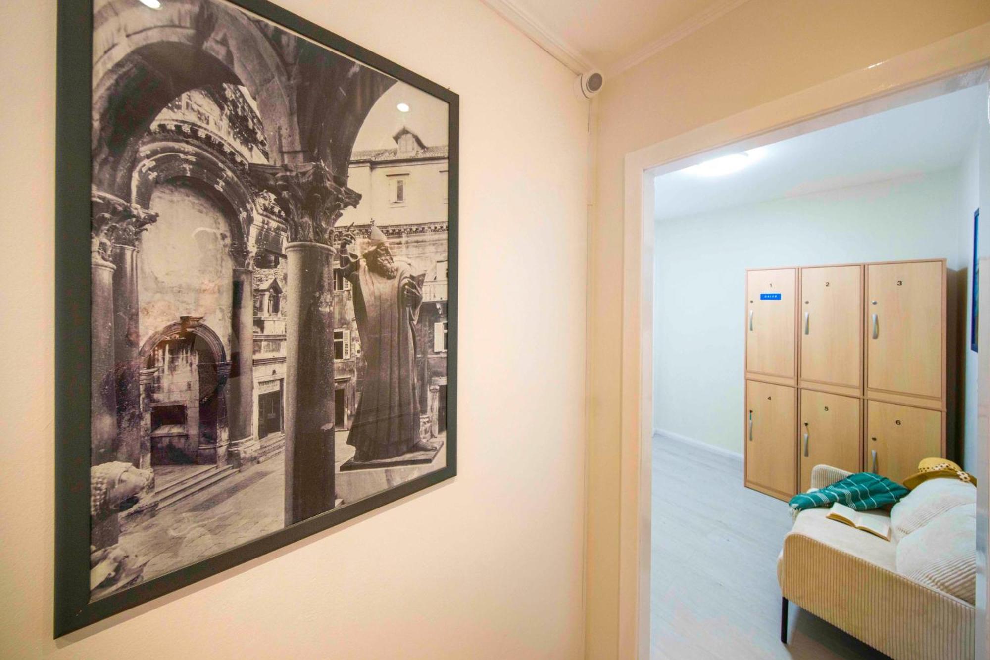 A-More Accommodation Spalato Esterno foto